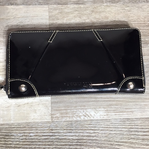 Kenneth Cole Black Patent Zip Around Wallet - Picture 1 of 6